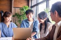 【人事・採用経験を活かす】4月開始！新卒・中途採用担当を募集！駅直桔で通勤ラク