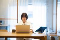 【時給1,700円／駅チカ】20代～40代活躍中！ハウスクリーニングの日程調整事務