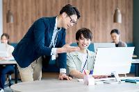 【＜高時給1,600円／土日祝休み＞ECサイト運用ディレクター】