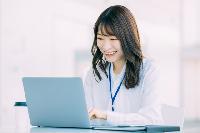 【英語力不要×高時給1,900円】徒歩4〜5分の駅チカ！貿易事務の経験を活かせるコツコツオフィスワーク