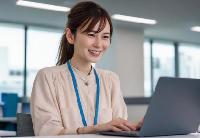 【リース契約に関する事務スタッフ＜土日祝お休み/1日8H勤務で収入重視◎/10:00～17:00も相談可♪＞】